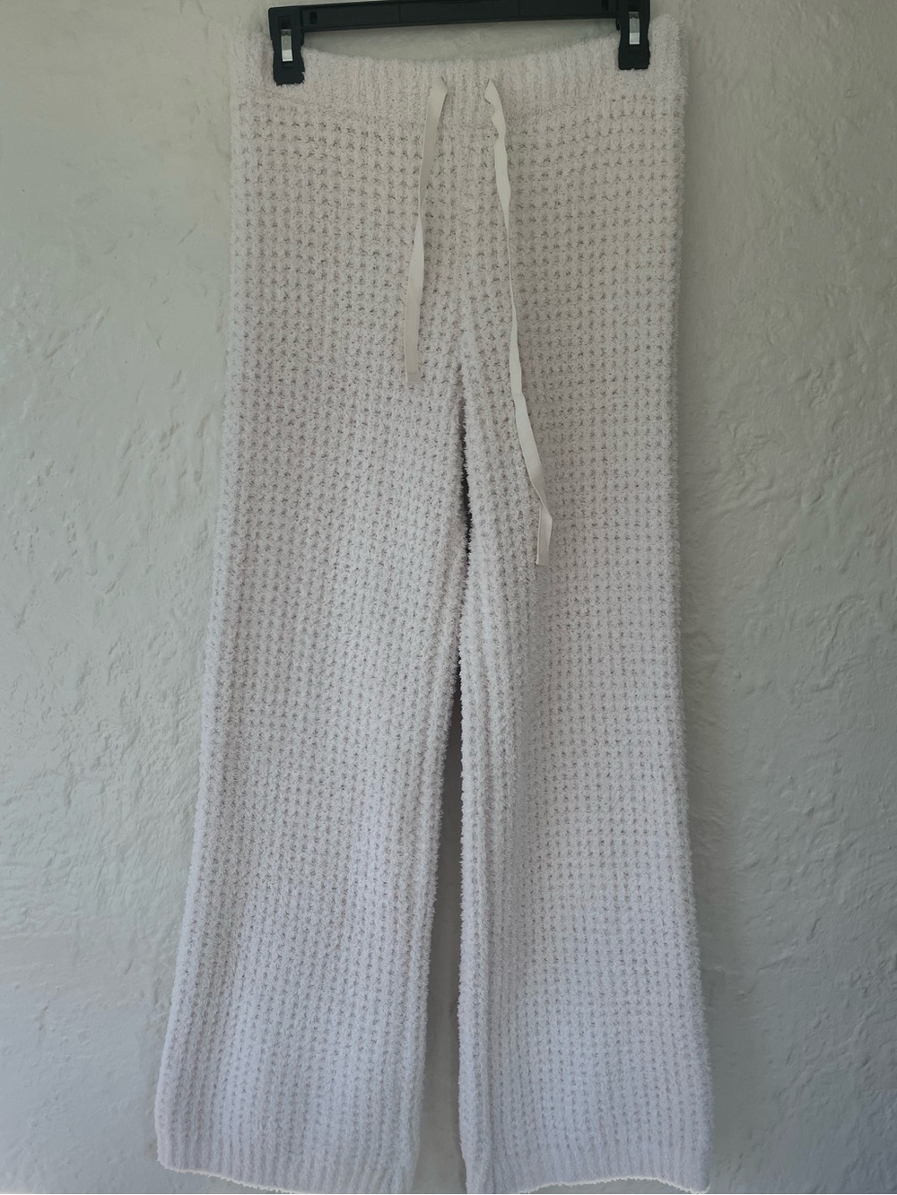 SOFTIES white waffle knit low rise wide flare leg pants drawstring waist; size M